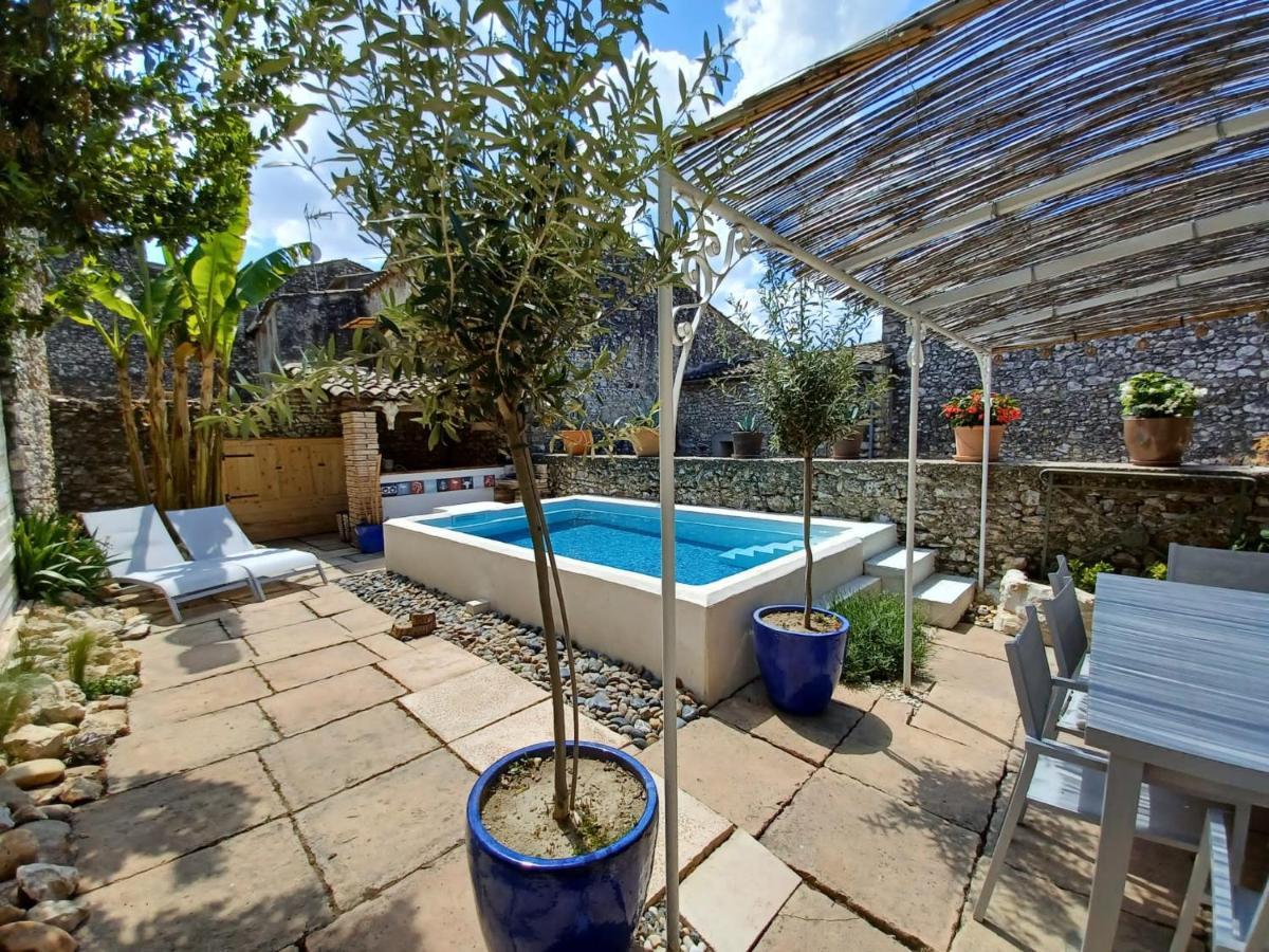Chez Les Filles Bed & Breakfast Dions ภายนอก รูปภาพ