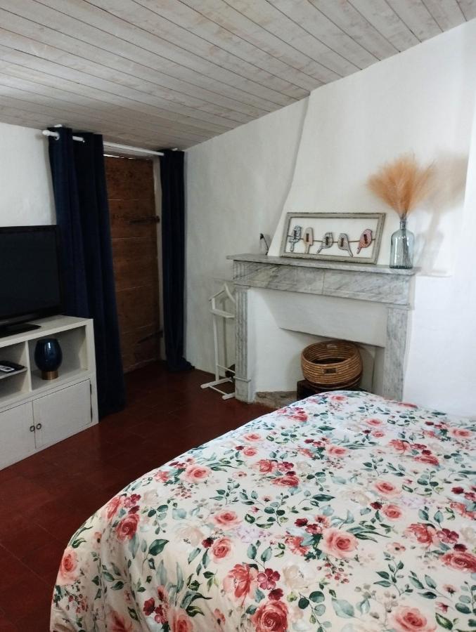 Chez Les Filles Bed & Breakfast Dions ภายนอก รูปภาพ
