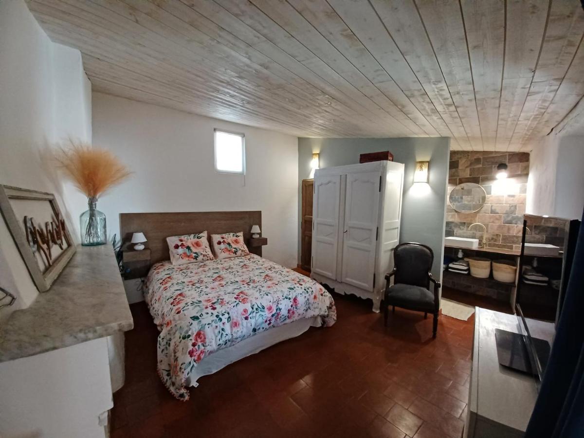 Chez Les Filles Bed & Breakfast Dions ภายนอก รูปภาพ