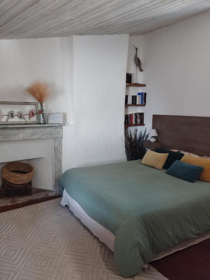 Chez Les Filles Bed & Breakfast Dions ภายนอก รูปภาพ