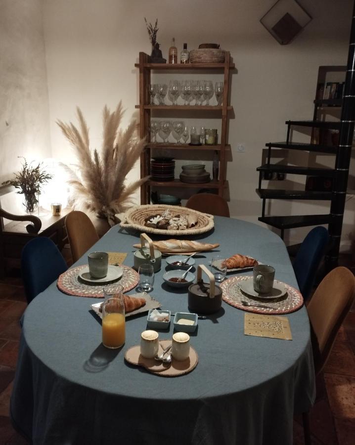 Chez Les Filles Bed & Breakfast Dions ภายนอก รูปภาพ