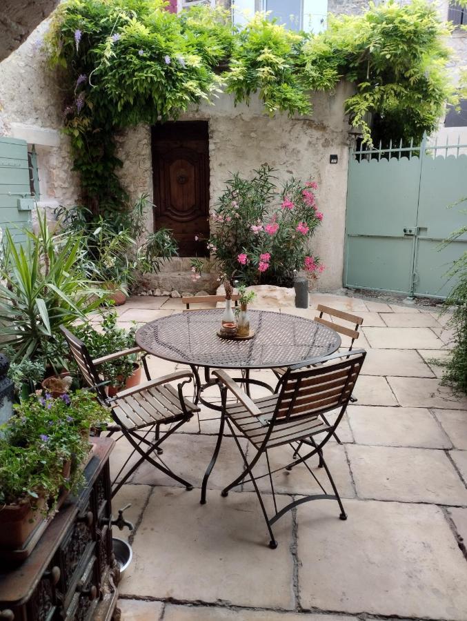 Chez Les Filles Bed & Breakfast Dions ภายนอก รูปภาพ